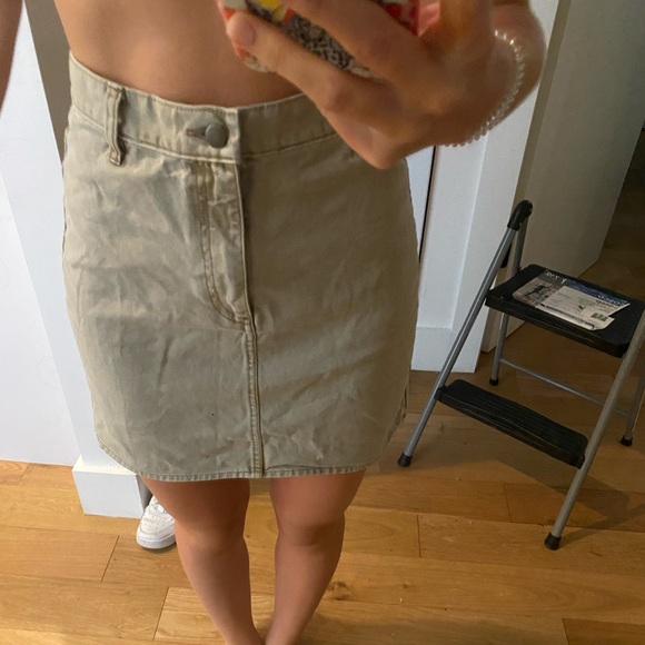 Aritzia Aneta skirt - Picture 2 of 4